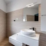 Schoene Neue Mit Pool In Strandnaehe By Interhome
