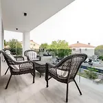 Casa vacanze Schoene Neue Mit Pool In Strandnaehe By Interhome Pinezići