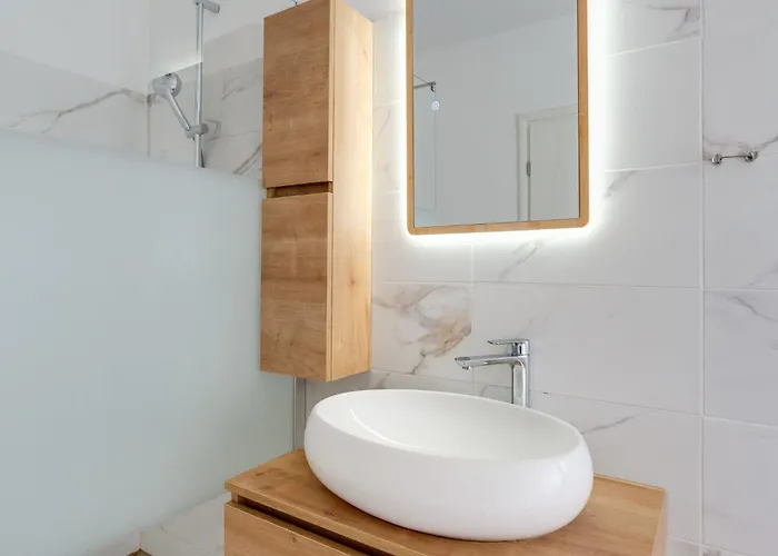Schoene Neue Mit Pool In Strandnaehe By Interhome Pinezići