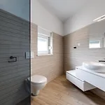 Schoene Neue Mit Pool In Strandnaehe By Interhome Dom wakacyjny