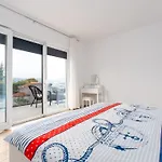 Schoene Neue Mit Pool In Strandnaehe By Interhome Dom wakacyjny
