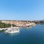 Schoene Neue Mit Pool In Strandnaehe By Interhome Pinezići