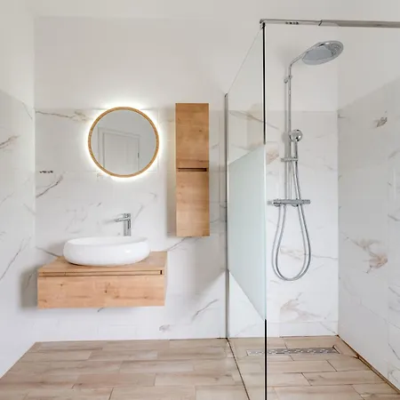 Hébergement de vacances Schoene Neue Mit Pool In Strandnaehe By Interhome