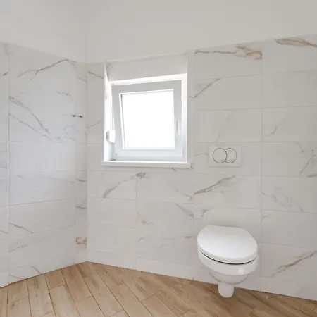Schoene Neue Mit Pool In Strandnaehe By Interhome