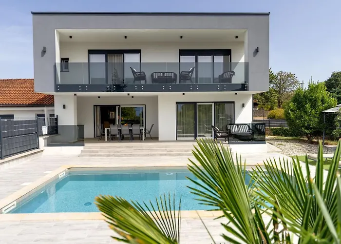 Holiday home Schoene Neue Mit Pool In Strandnaehe By Interhome Pinezici (Krk)