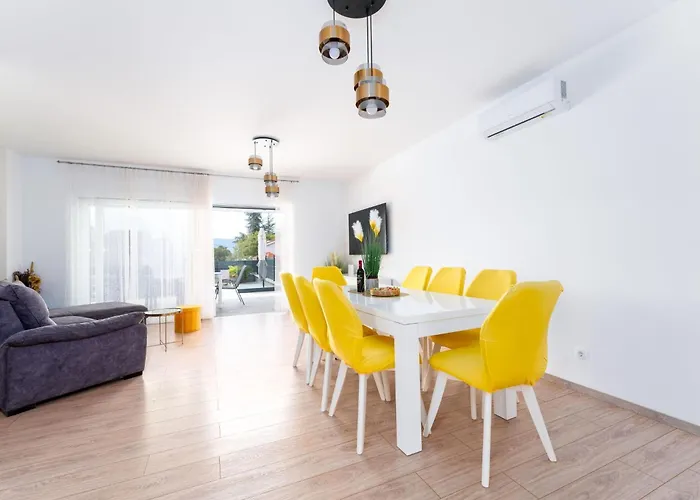 Feriehus Schoene Neue Mit Pool In Strandnaehe By Interhome Pinezići