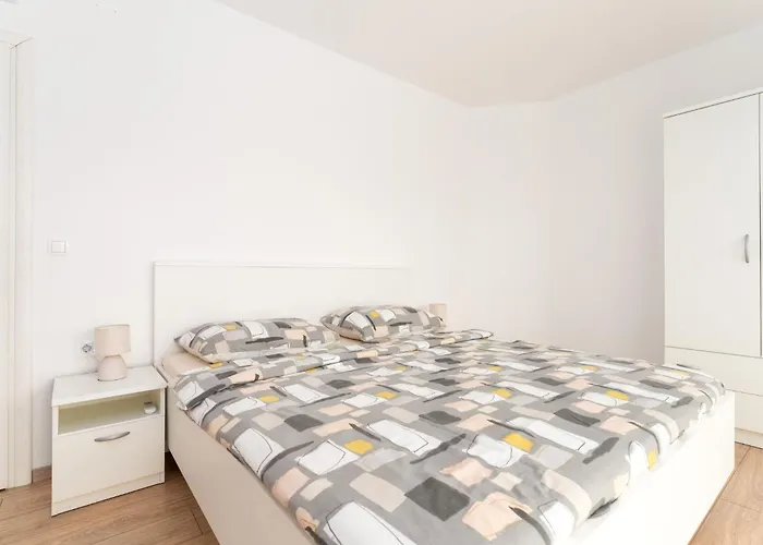 Holiday home Schoene Neue Mit Pool In Strandnaehe By Interhome