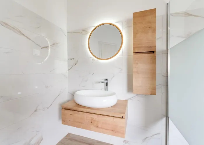 Schoene Neue Mit Pool In Strandnaehe By Interhome