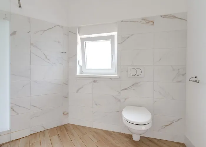 Schoene Neue Mit Pool In Strandnaehe By Interhome