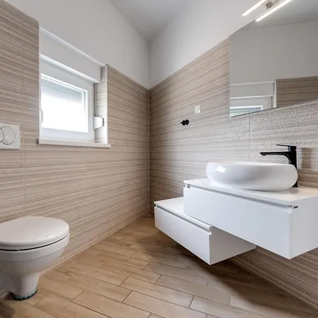 Сasa de vacaciones Schoene Neue Mit Pool In Strandnaehe By Interhome *