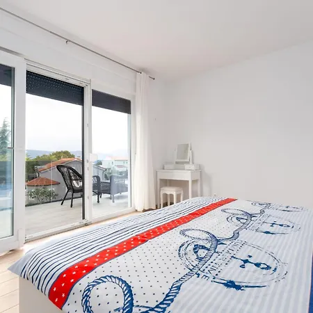 Schoene Neue Mit Pool In Strandnaehe By Interhome Сasa de vacaciones