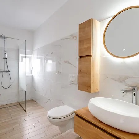 Schoene Neue Mit Pool In Strandnaehe By Interhome Сasa de vacaciones Pinezići