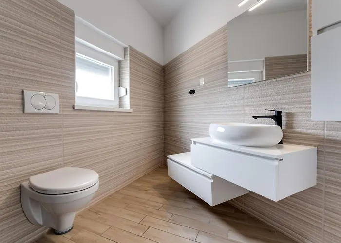 בית נופש Schoene Neue Mit Pool In Strandnaehe By Interhome *