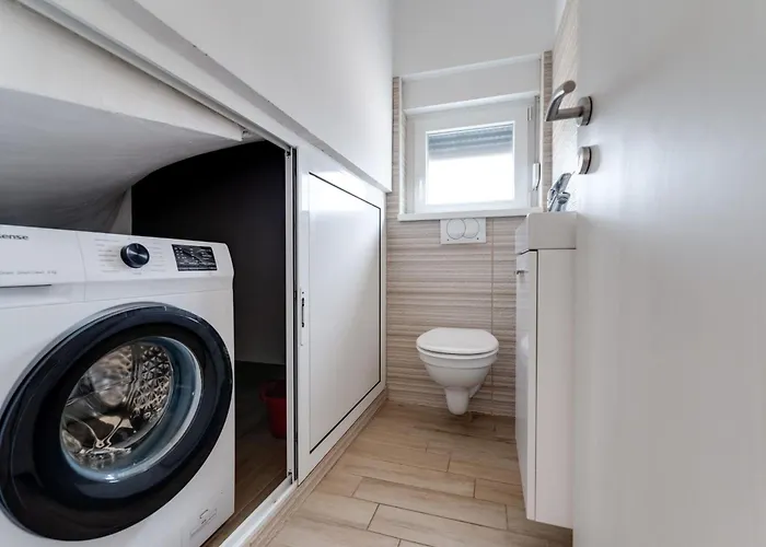 Schoene Neue Mit Pool In Strandnaehe By Interhome Pinezići